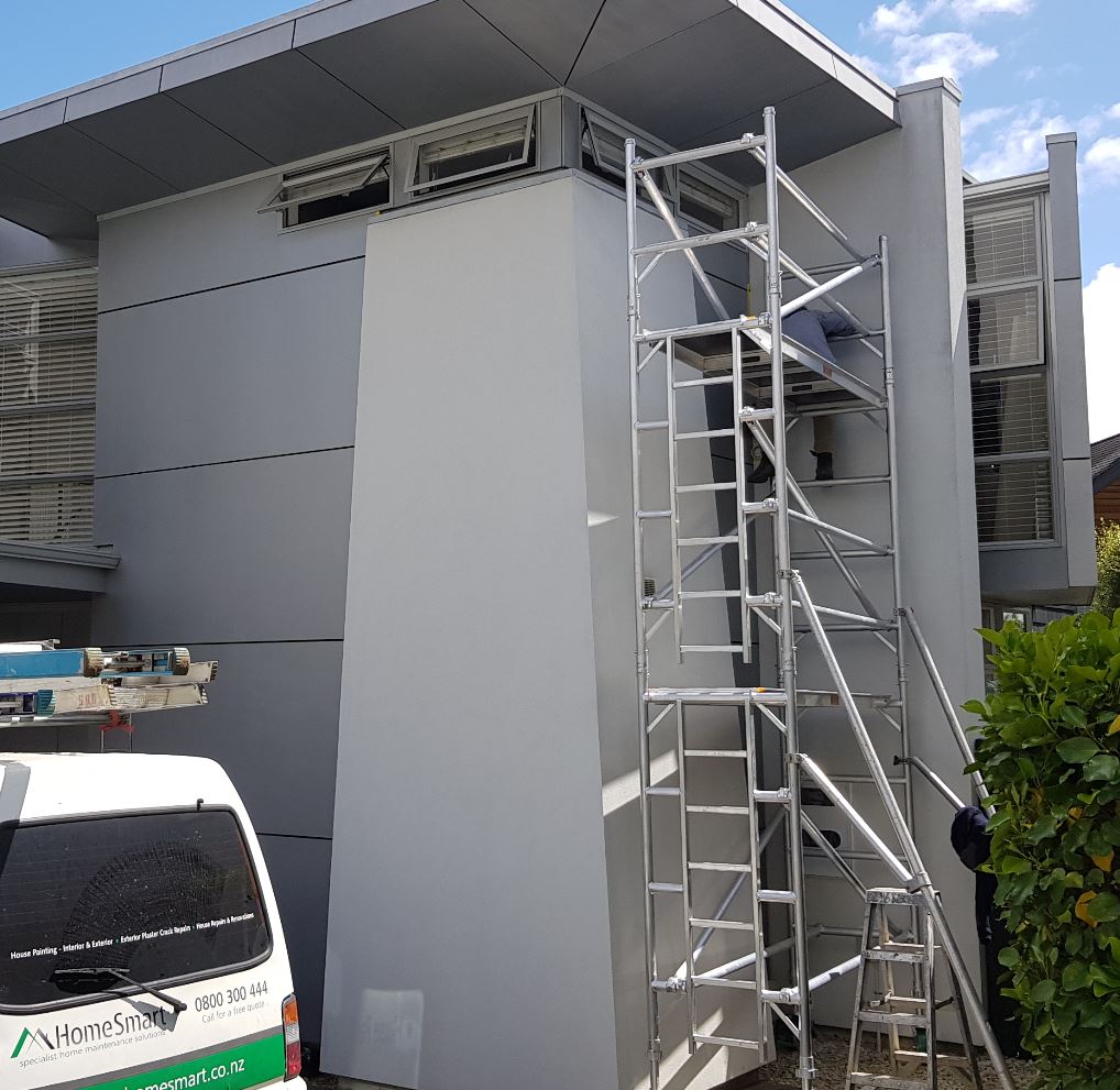 Mobile scaffolding - renovation plaster home